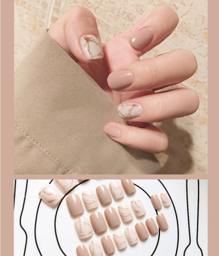 Light khaki smudge false nails - Phosgene