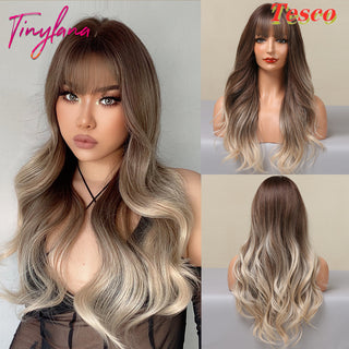 Women Wear Wavy Wigs - Phosgene