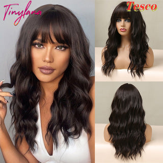 Women Wear Wavy Wigs - Phosgene